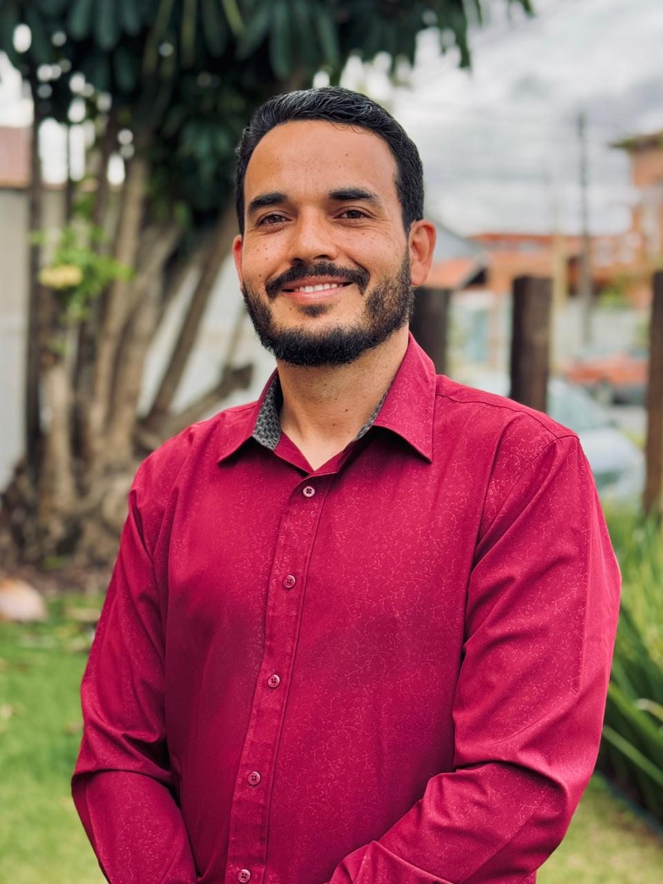 Sérgio Henrique, psicanalista clínico com atendimento online para todo o Brasil